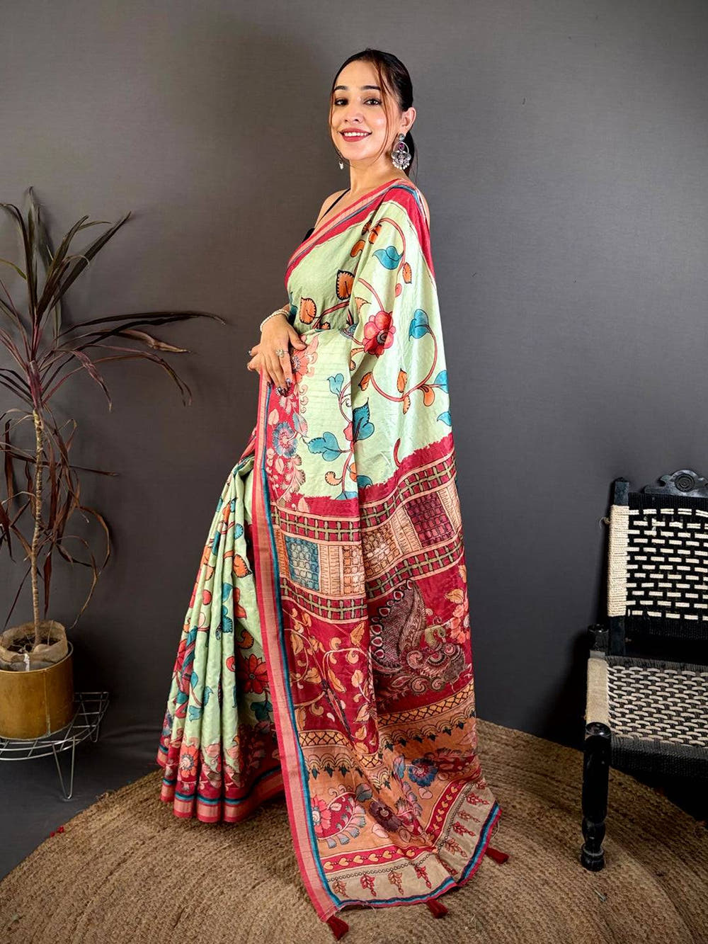 Stylish Bright Pen Kalamkari Tussar Saree