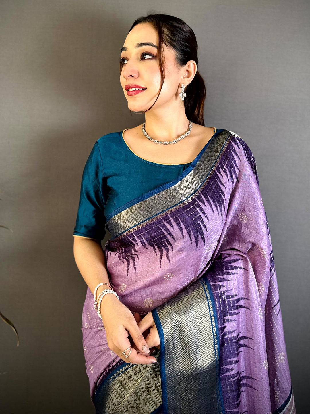 Stylish Soft Dola Self Zari Katha Weaving Saree