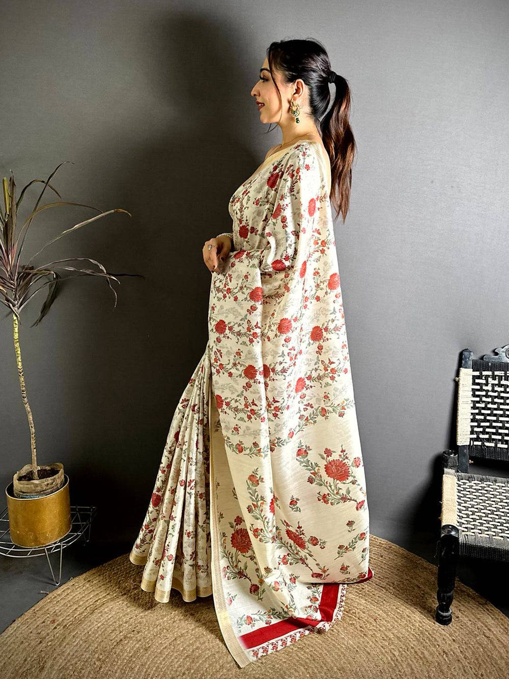 Stylish Red Rose Floral Print Tussar Saree