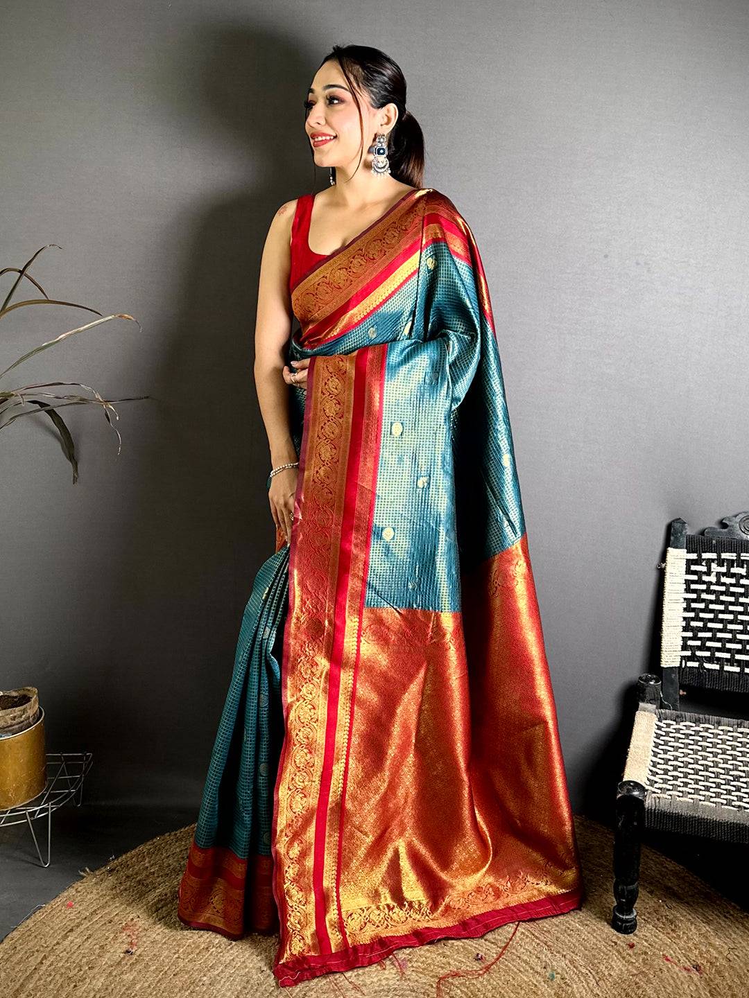 Stylish Banarasi Katan Contrast Border Saree