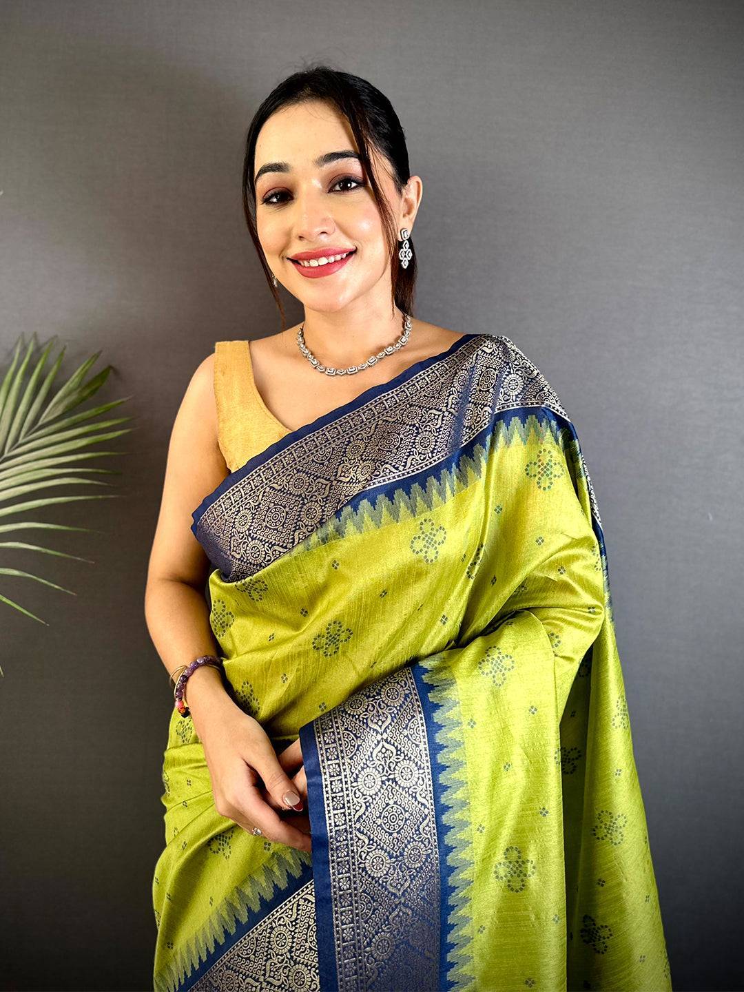 Green Crystal Raw Silk Kanchi Pattu Saree

