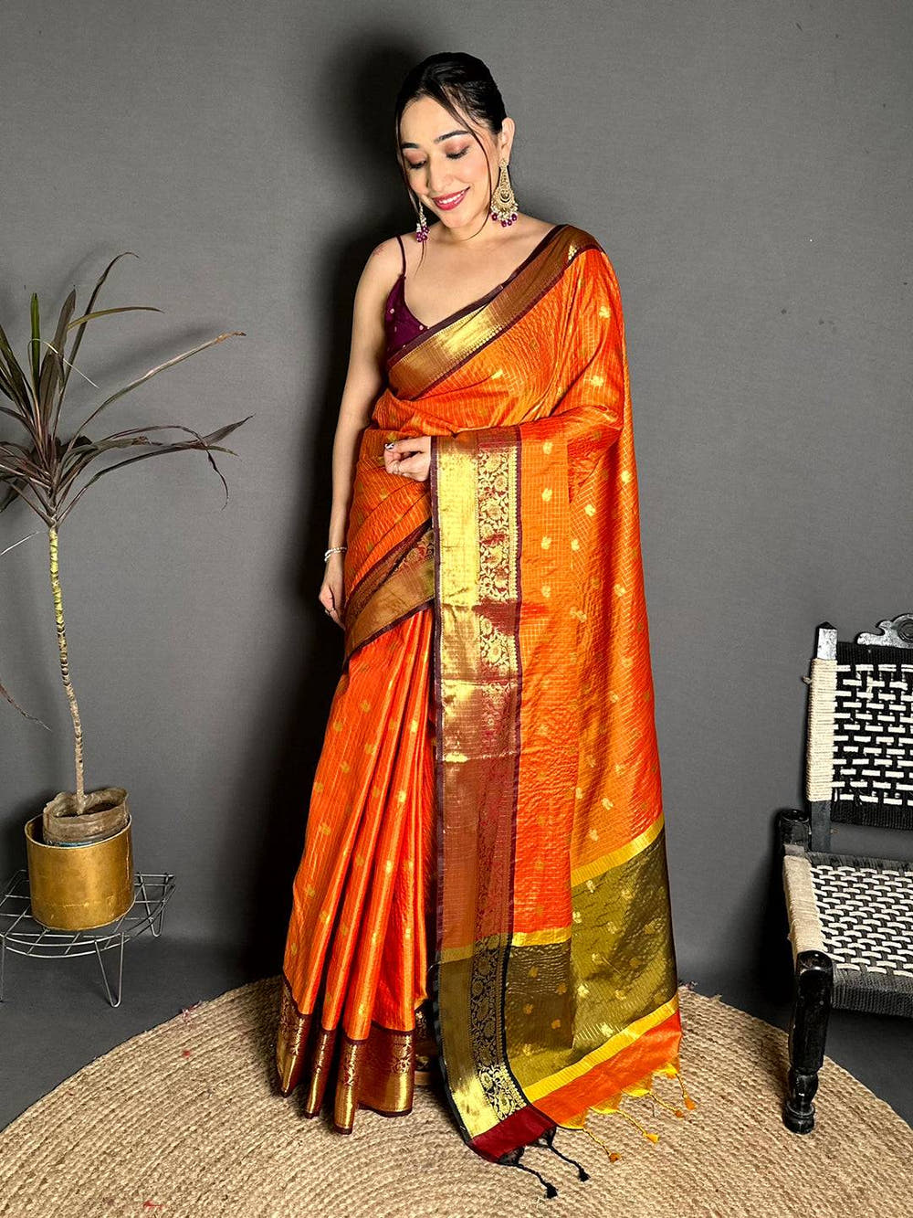 Artisan Self Gold Zari Chex Chitpallu Saree
