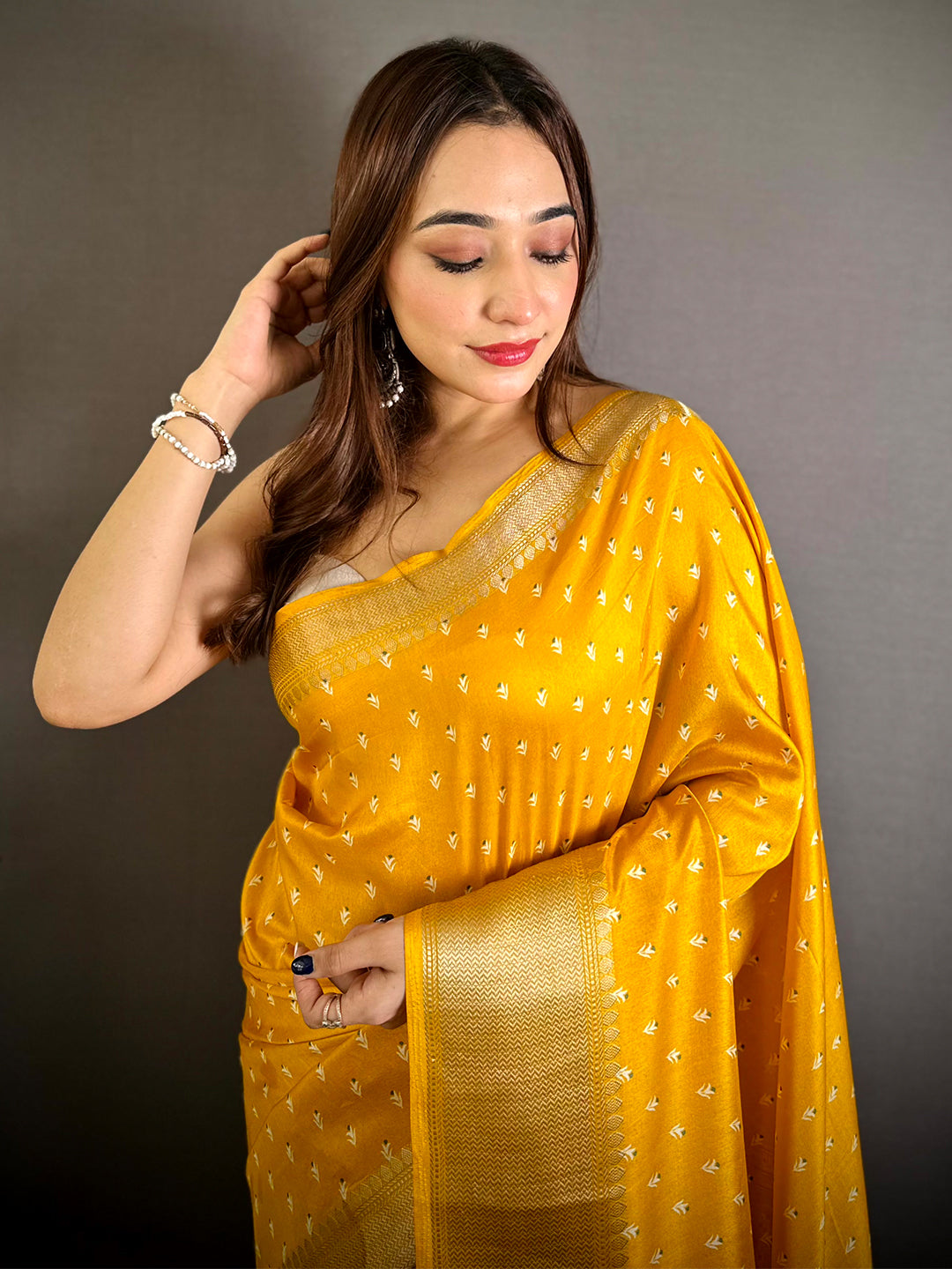 Mustard Small Leaf Butti Dola Saree