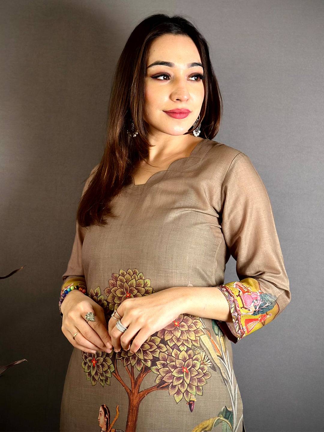 Classic Mughal Art V Scalup Kurti