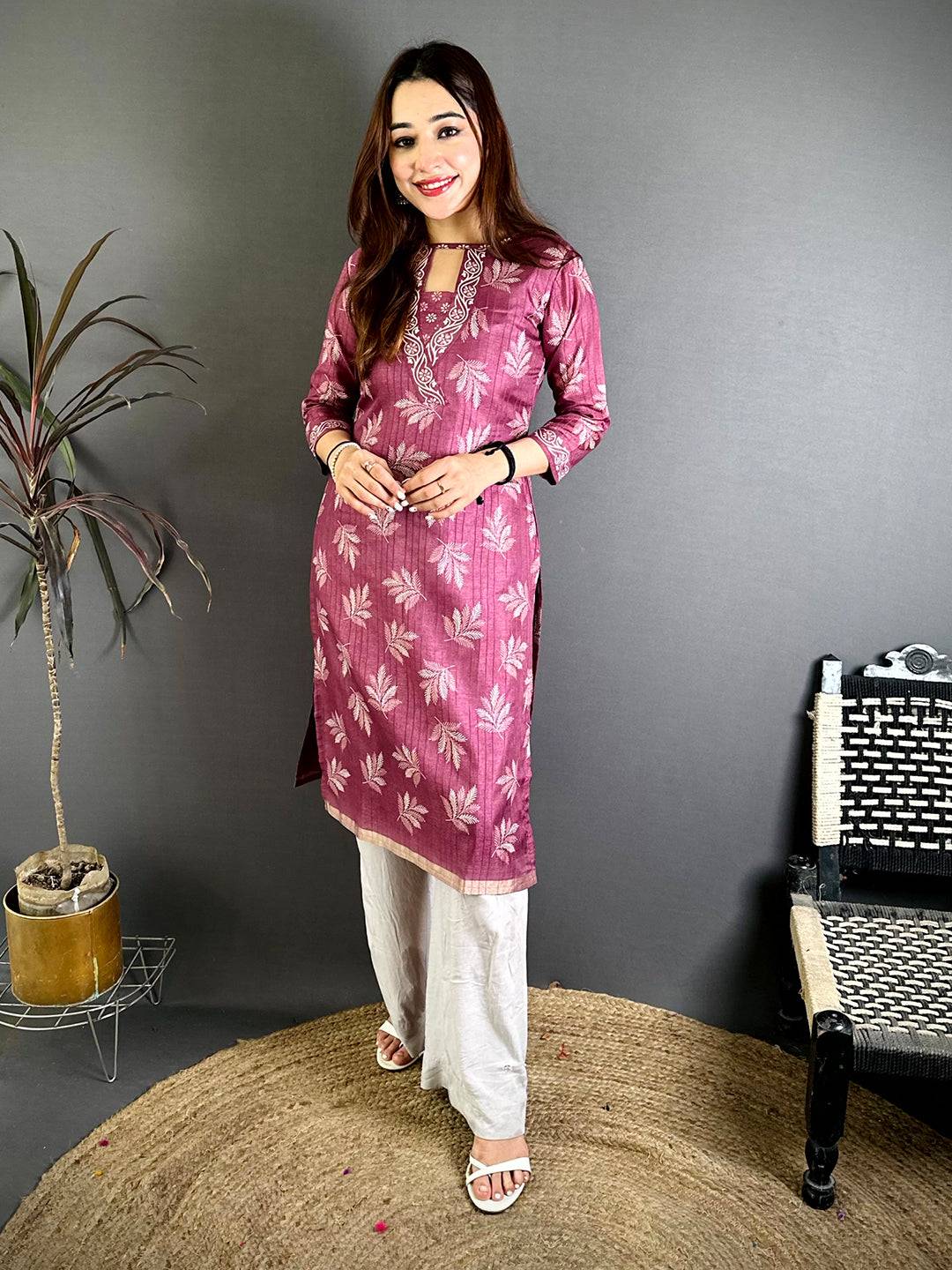 Graceful V Neck Handloom Ghicha Kurti