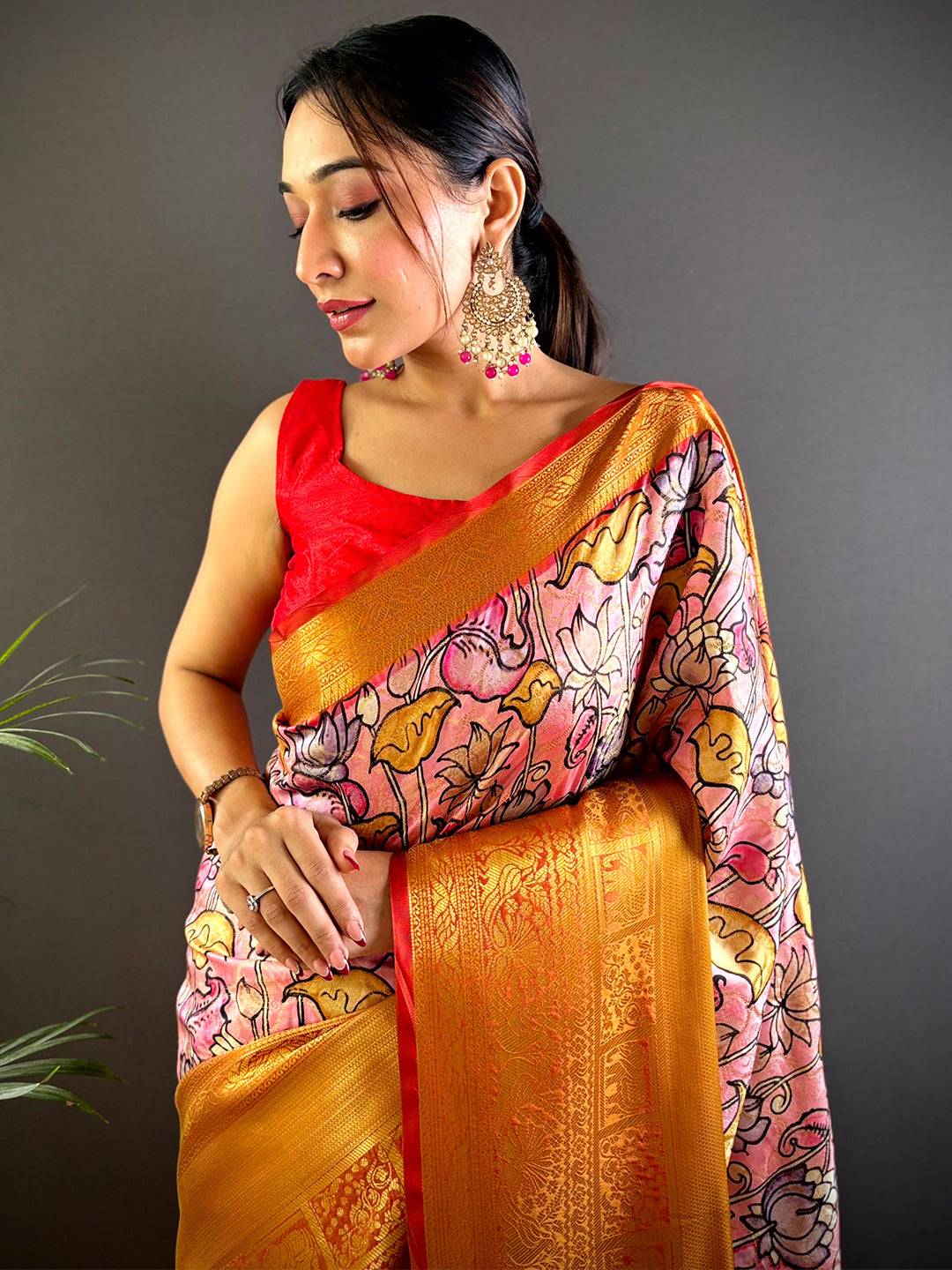 Pink Elegant Soft Silk Saree With Pattu Zari Border