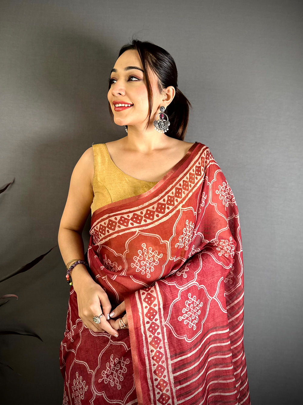 Opulent Stripe Linen Chanderi Saree


