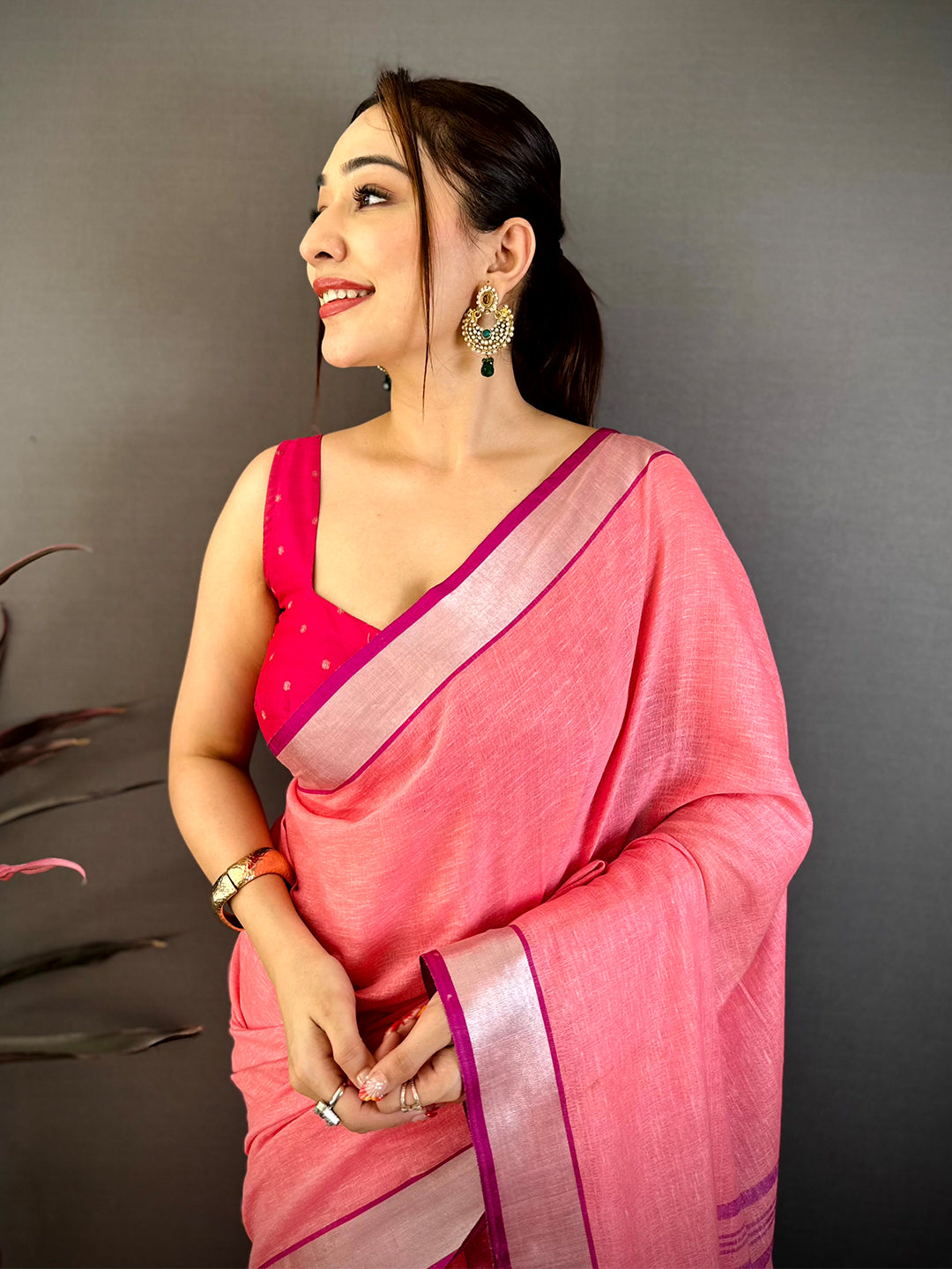 Gajri Linen 60 Count Silver Zari Saree