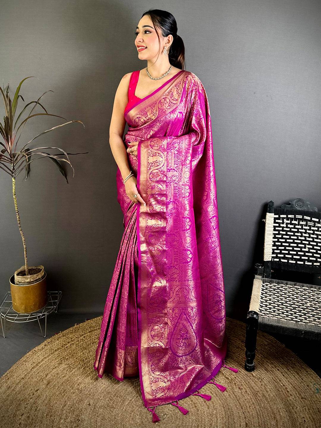 Opulent Kanjivaram Self Gold Zari Weave Saree