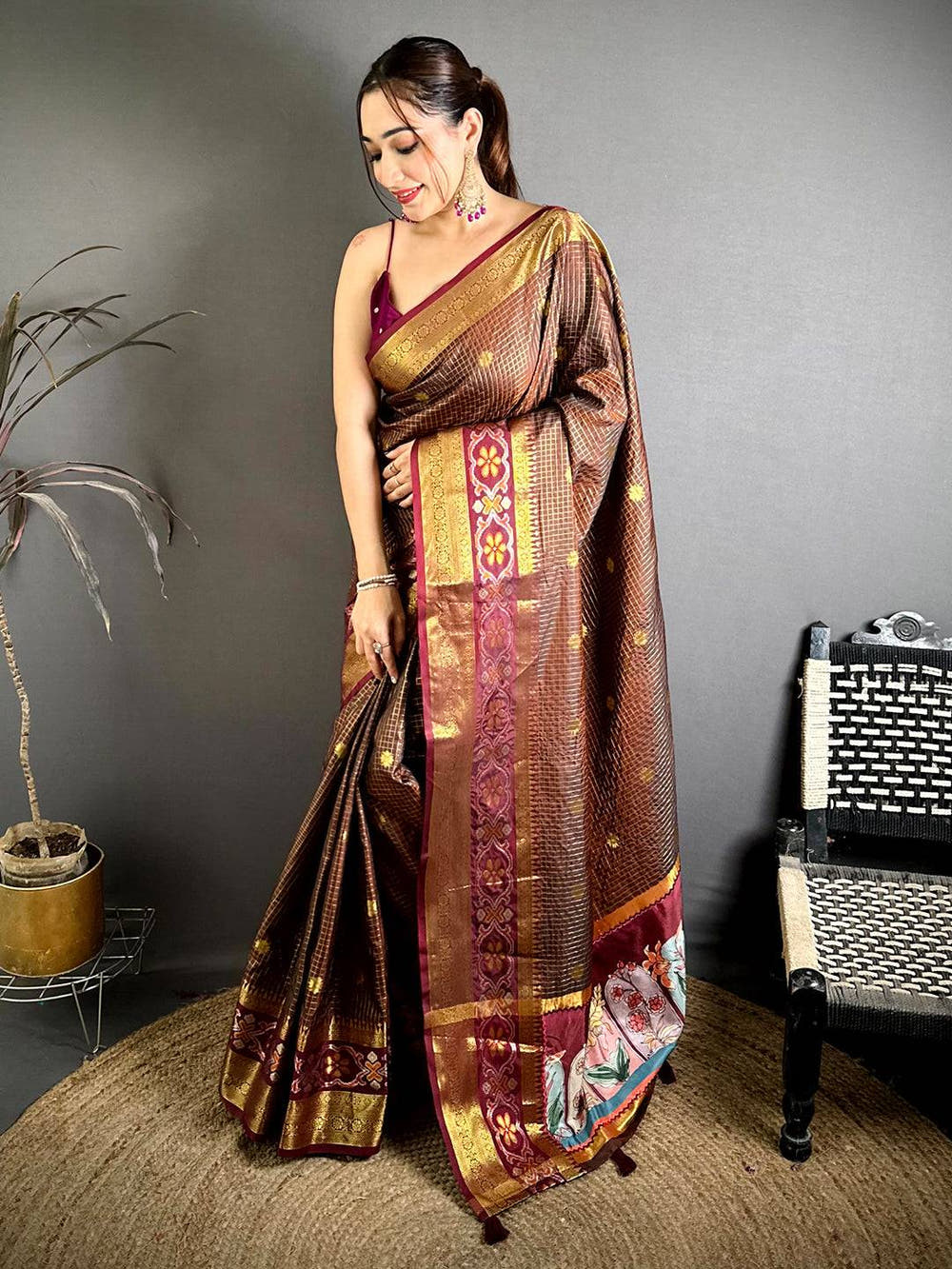 Graceful Gold Zari Kanchi Silk Digital Pallu Saree