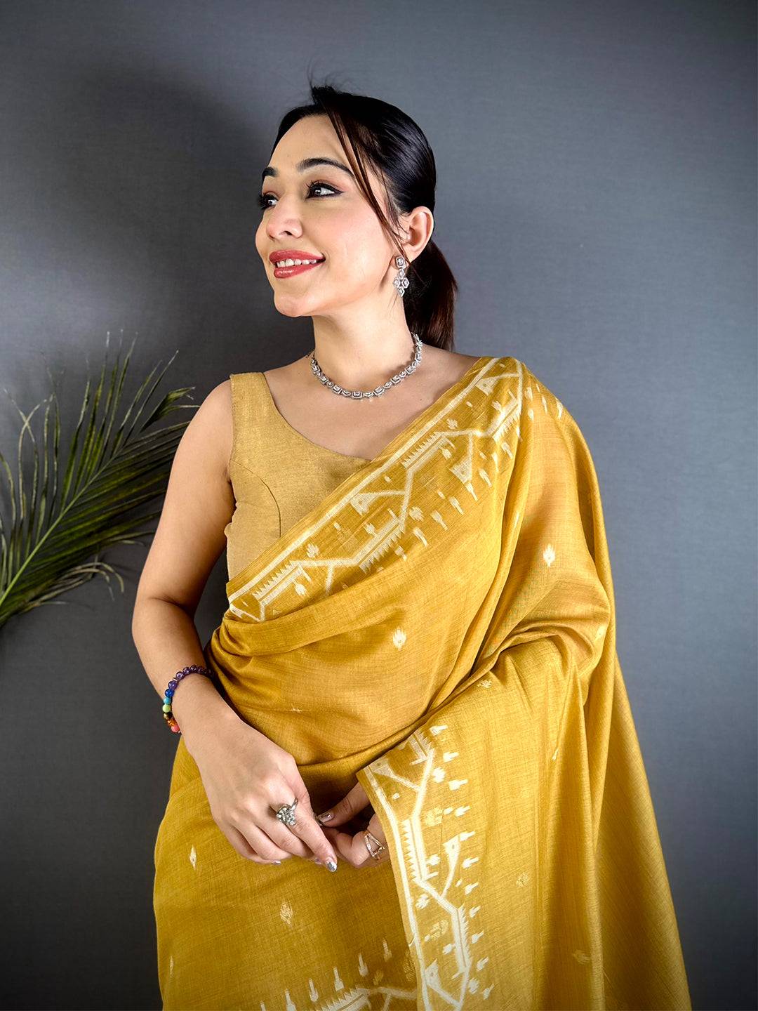 Opulent Lakhani Linen Saree