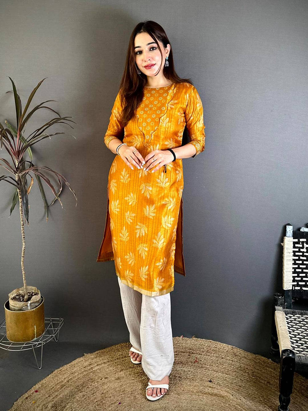 Stylish Crew Neck Handloom Ghicha Kurti
