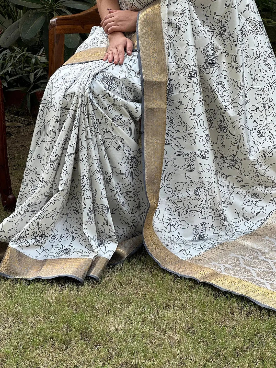 Close-up of Kalamkari saree with block print and zari details