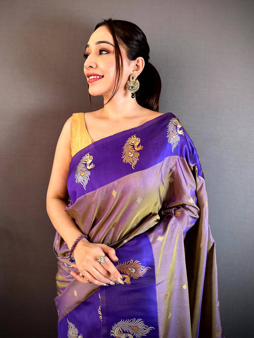 Classic Gold Silver Zari Rettapatta Border Saree