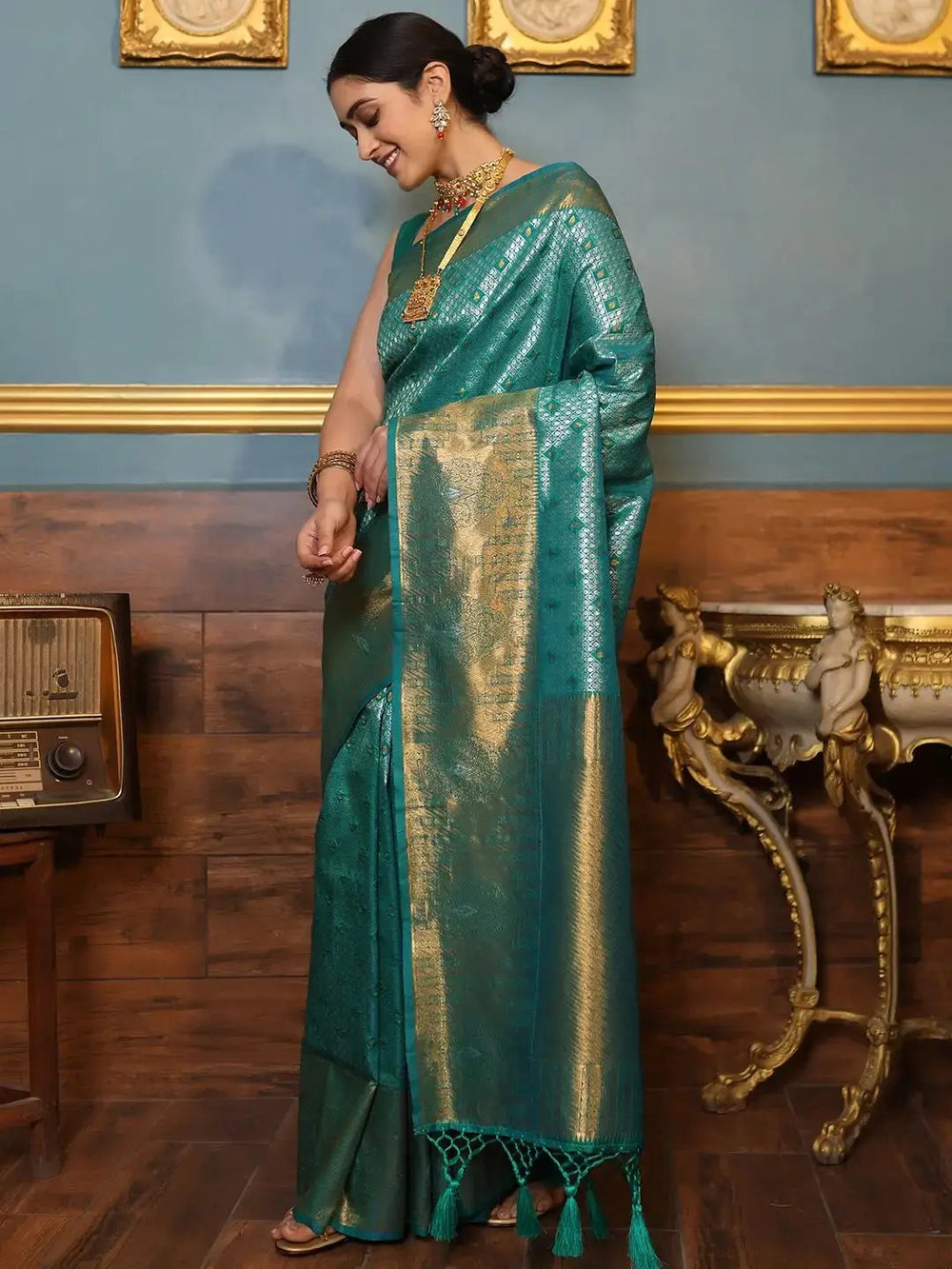Traditional Kanjivaram Silk Saree With Zari Work 