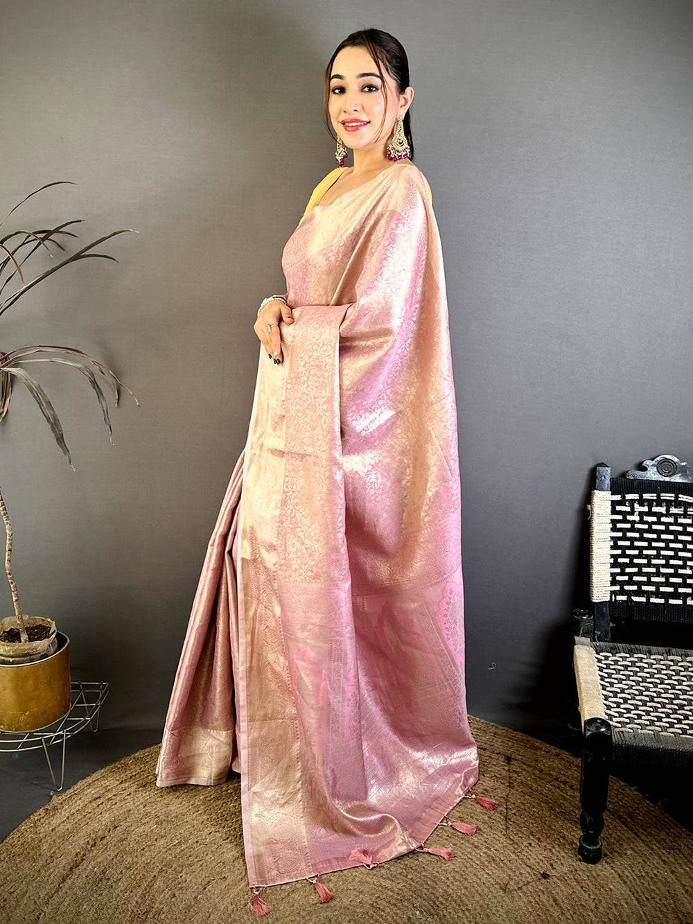 Elegant Zari Tissue Kanjivaram Saree