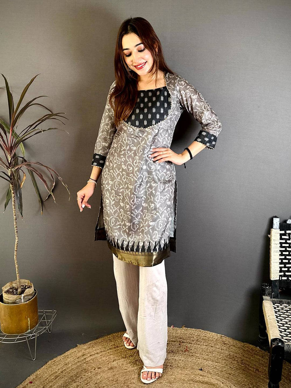 Stylish Soft Dola Silk Boat Neck Kurti