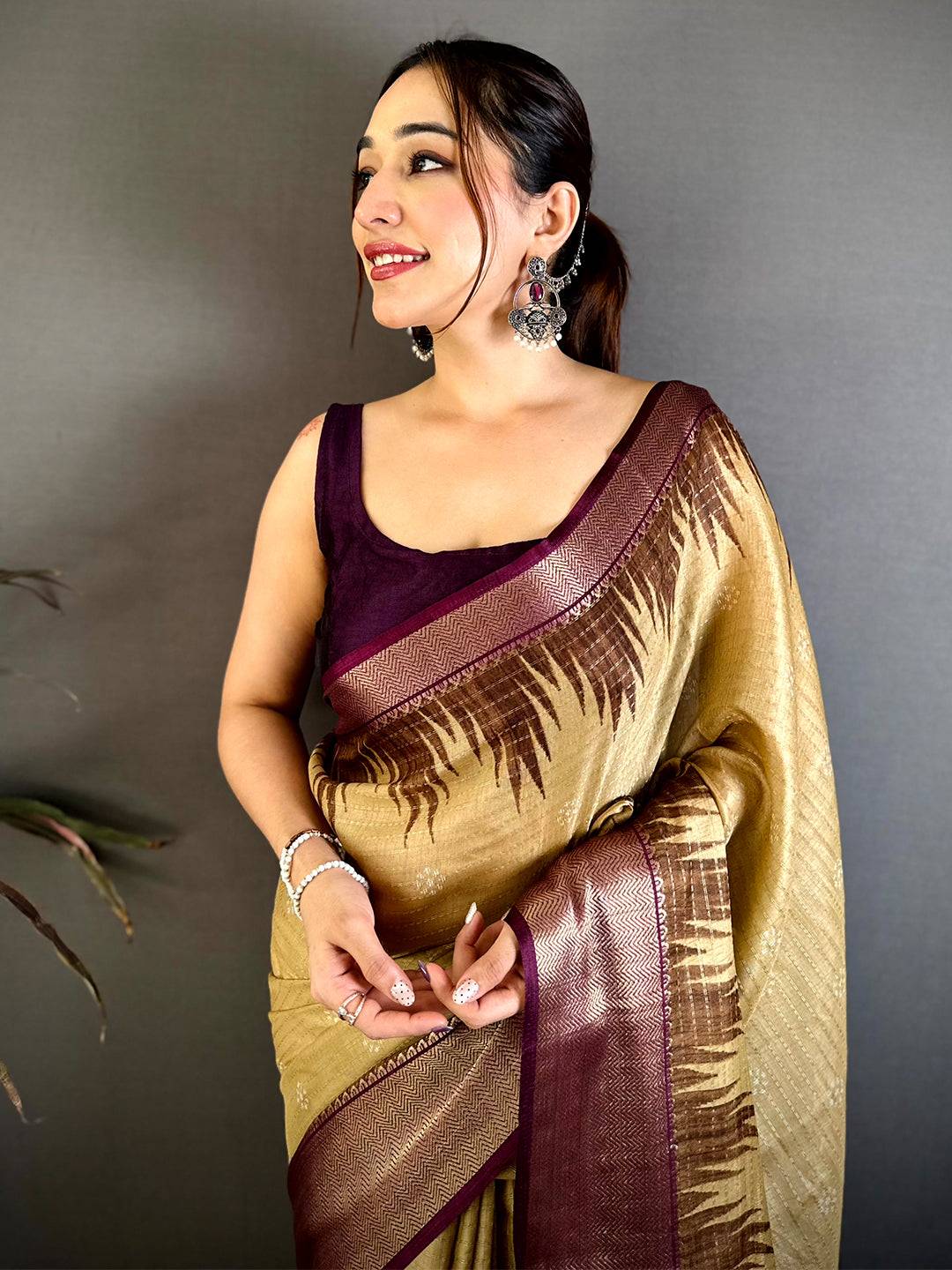Elegant Soft Dola Self Zari Katha Weaving Saree