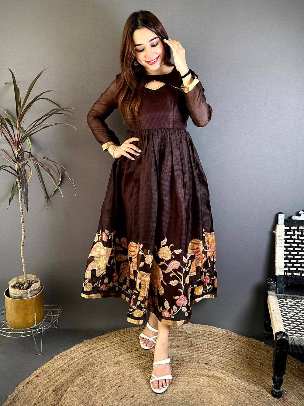 Elegant Crew Neck Kota Doriya Kurti