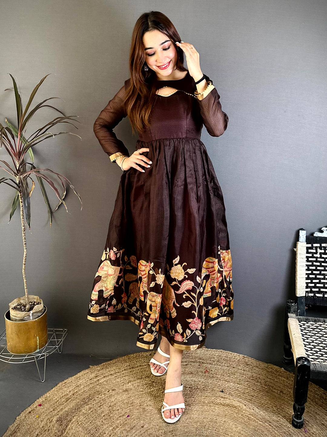 Elegant Crew Neck Kota Doriya Kurti