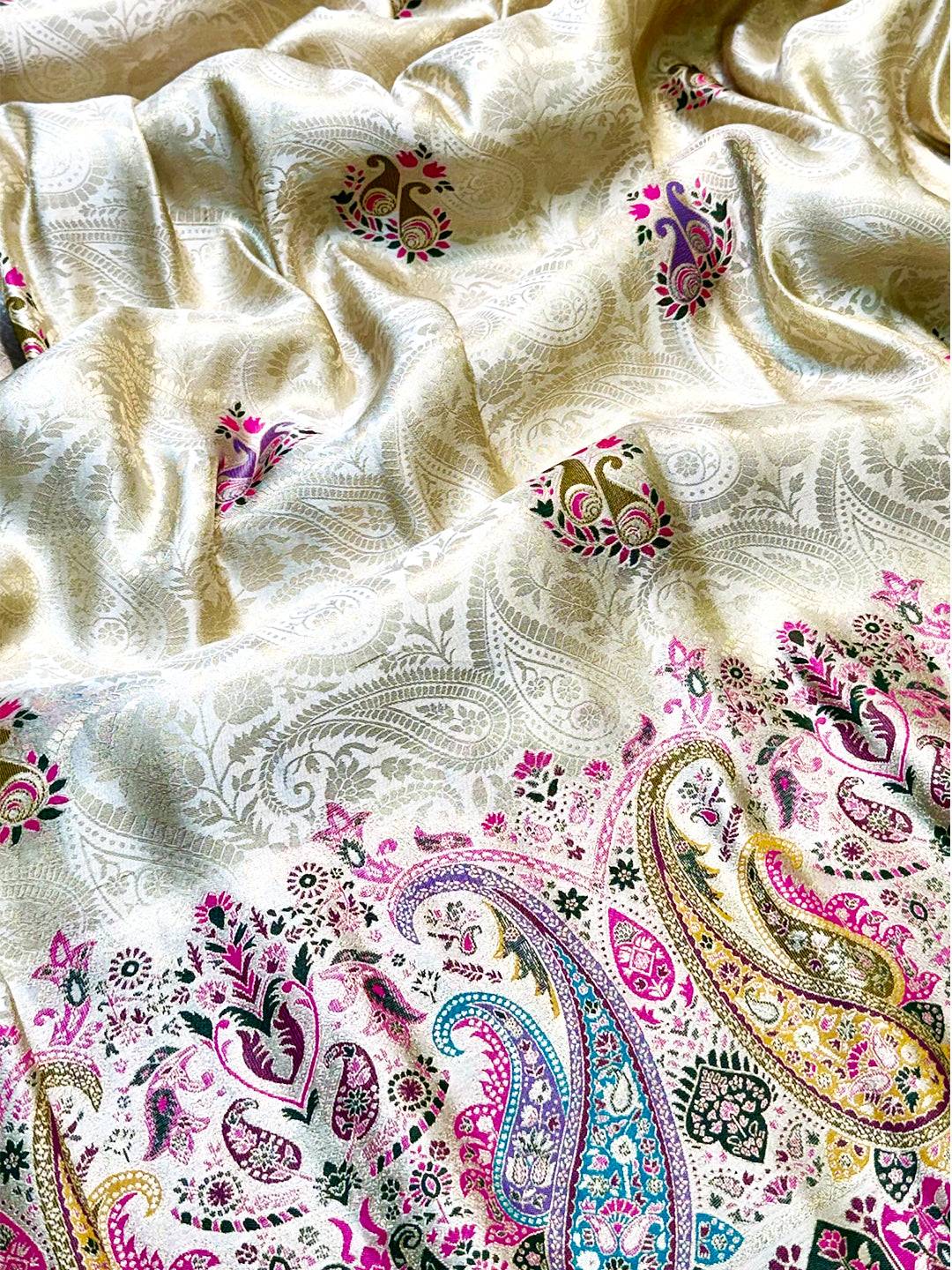 Elegant Kashmiri Jacquard Zari Weaving Saree