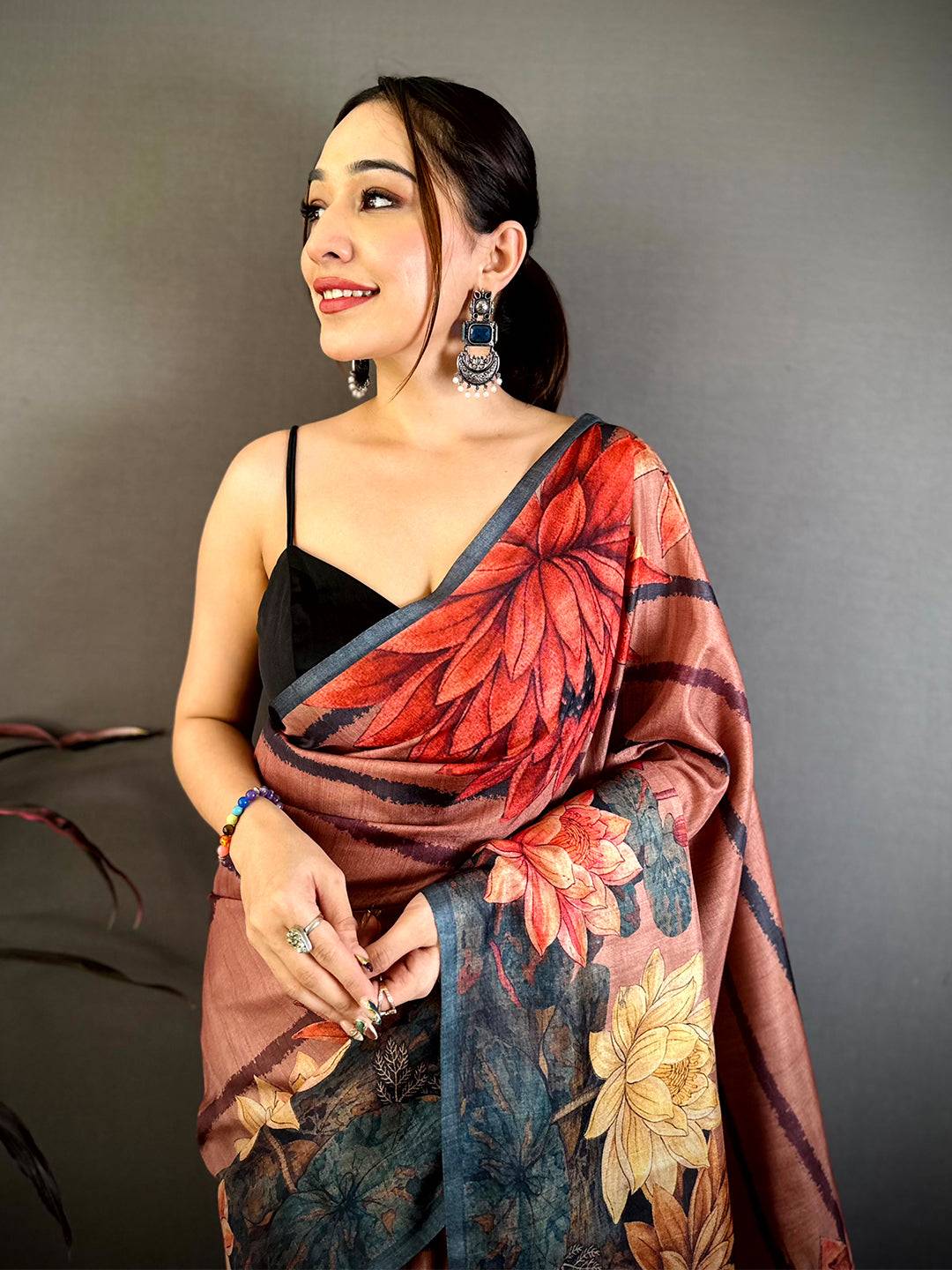 Elegant Floral Print Tussar Saree