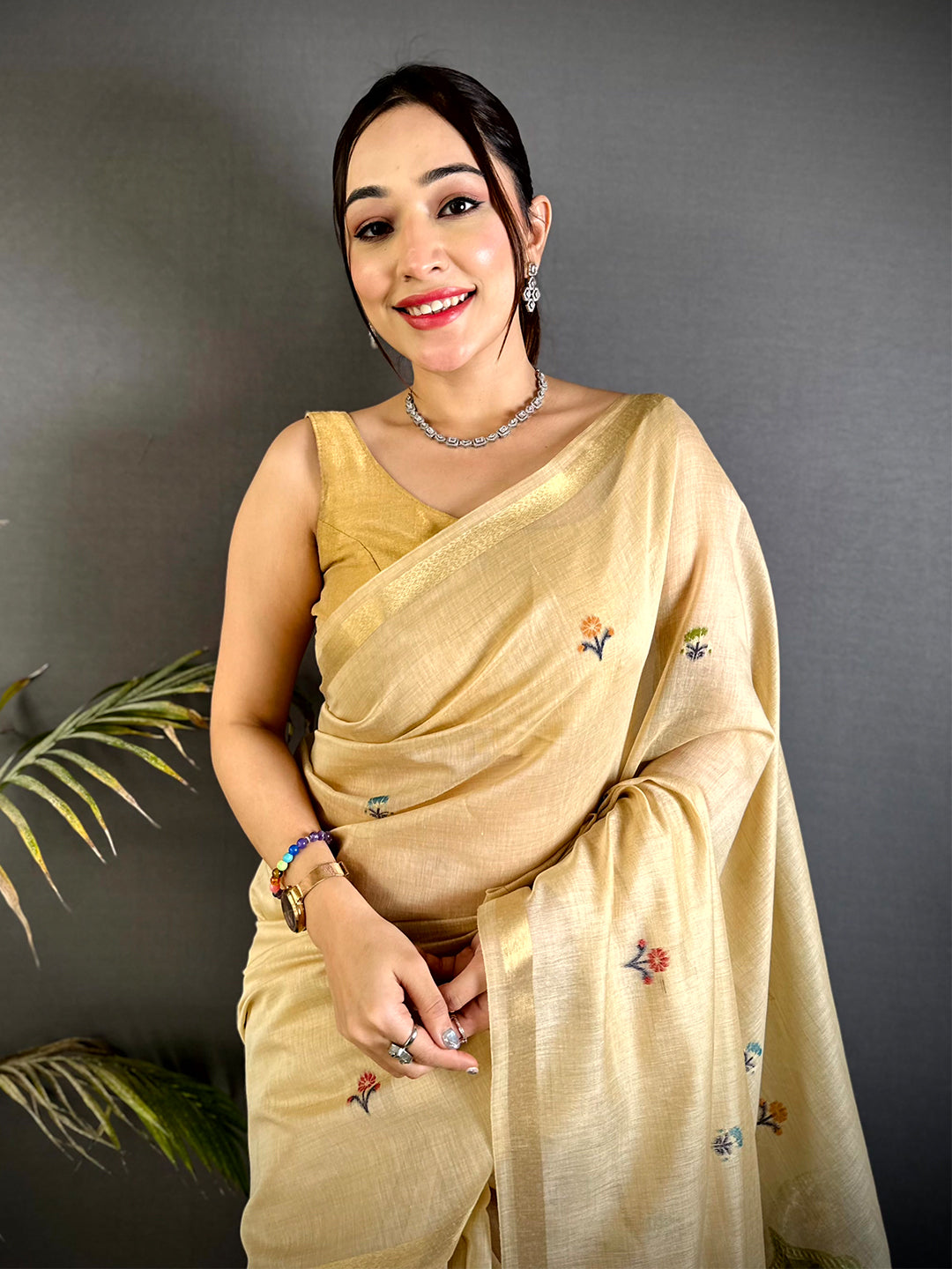 Heritage Jharokha Khadi Linen Saree


