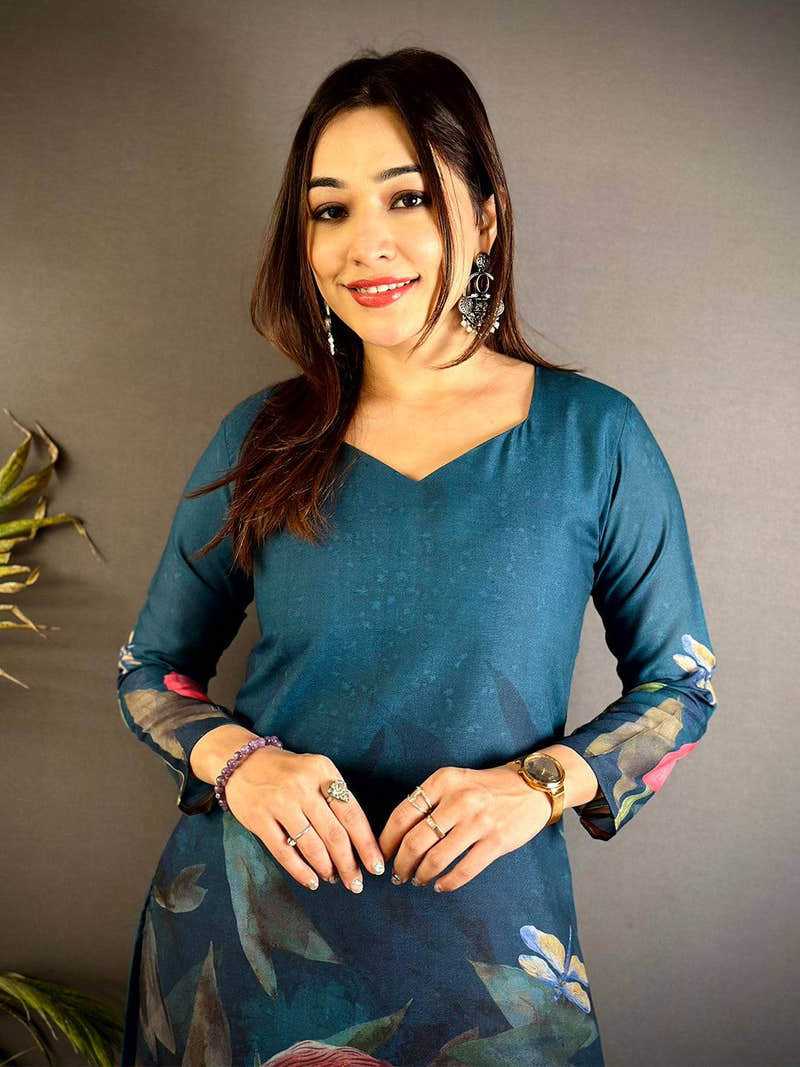 Poster Print Diamond Neck Mul Kurti