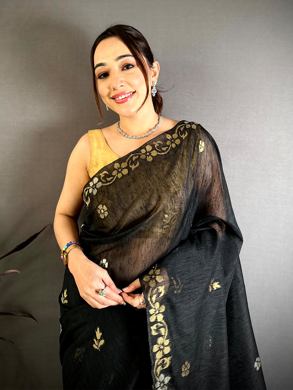 Black Sona Chandi Khadi Ghicha Saree


