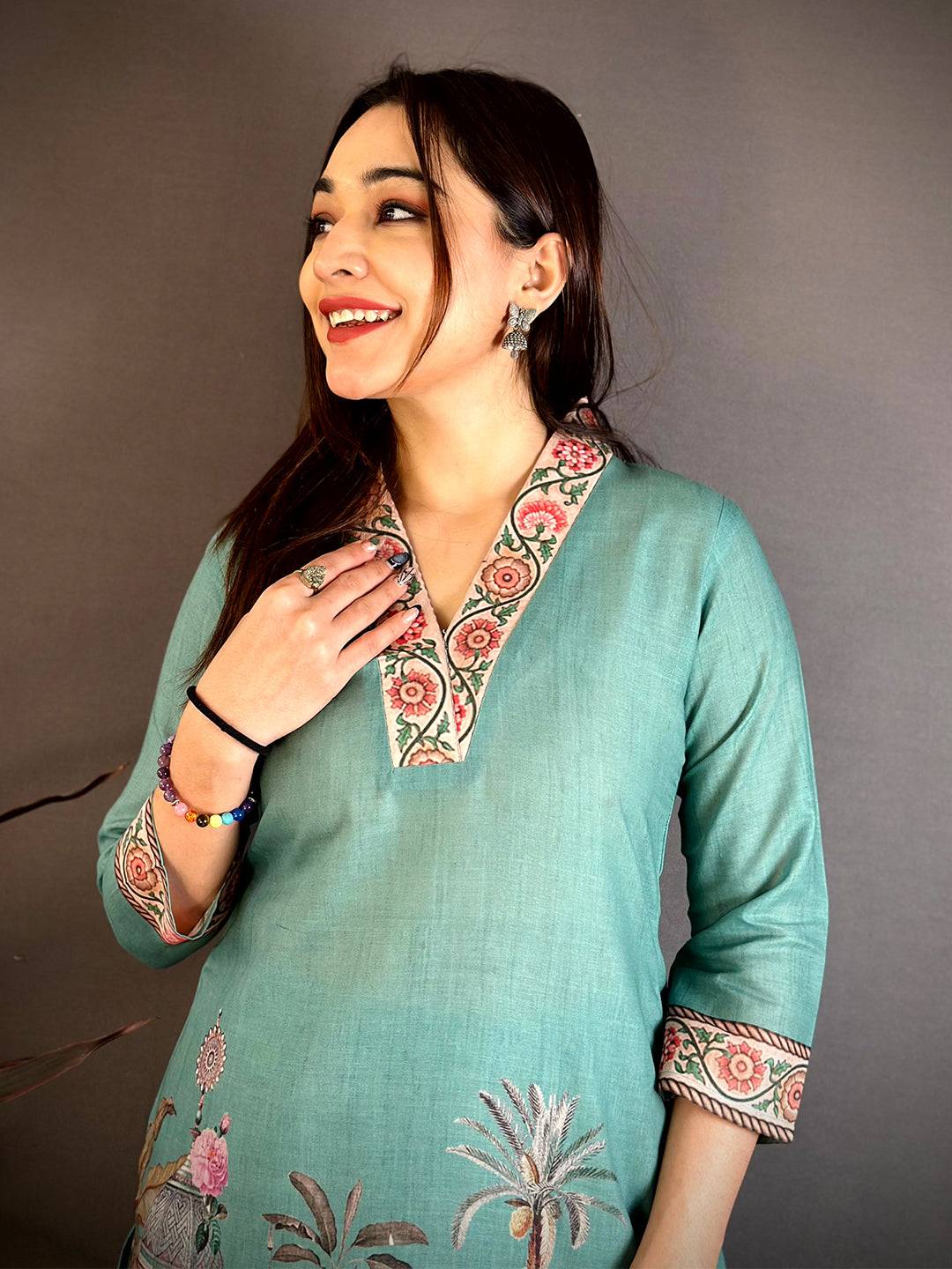 Mughal Overlap V Neck Kurti