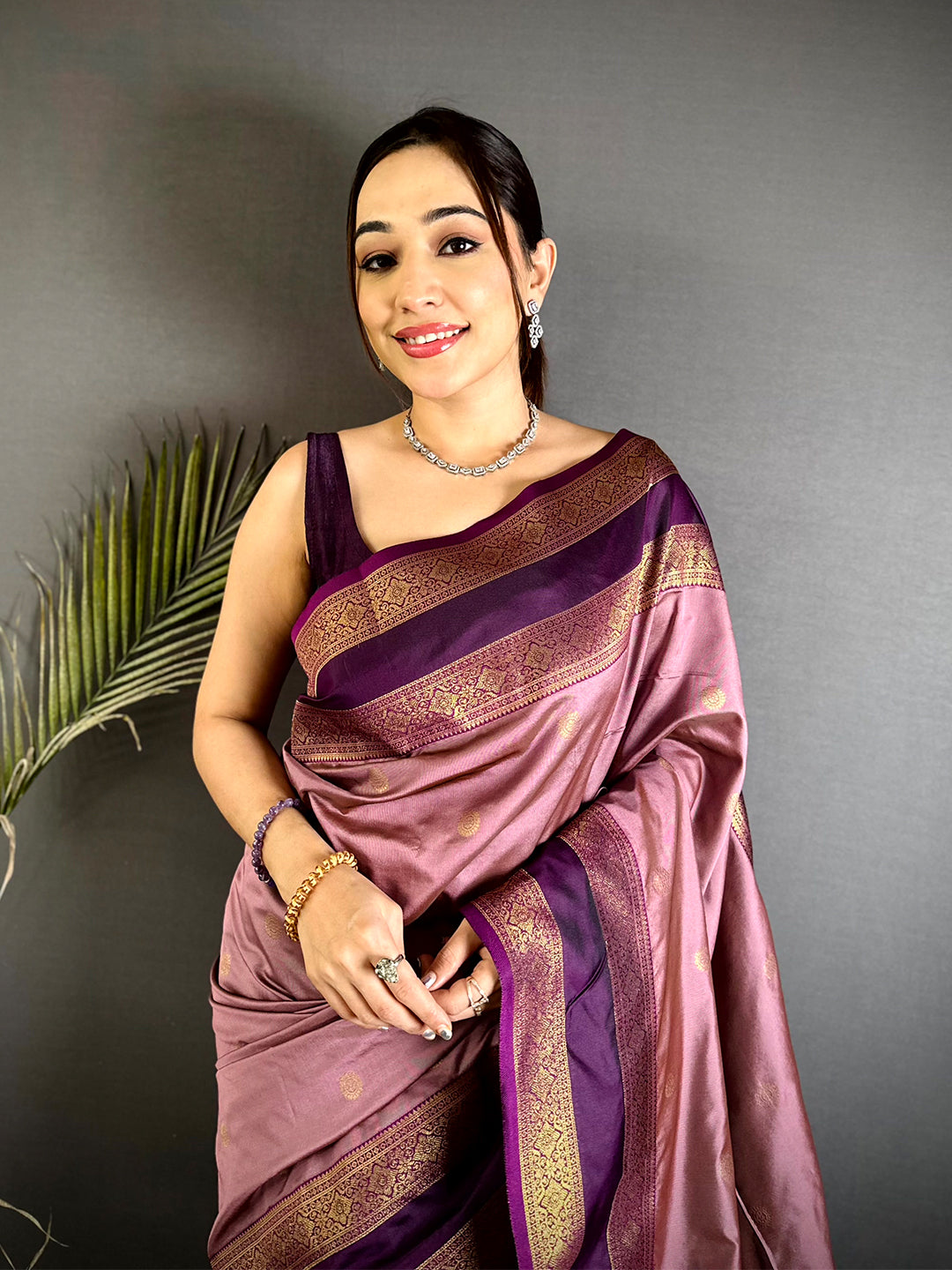 Regal Onion Shade Gadwal Silk Saree
