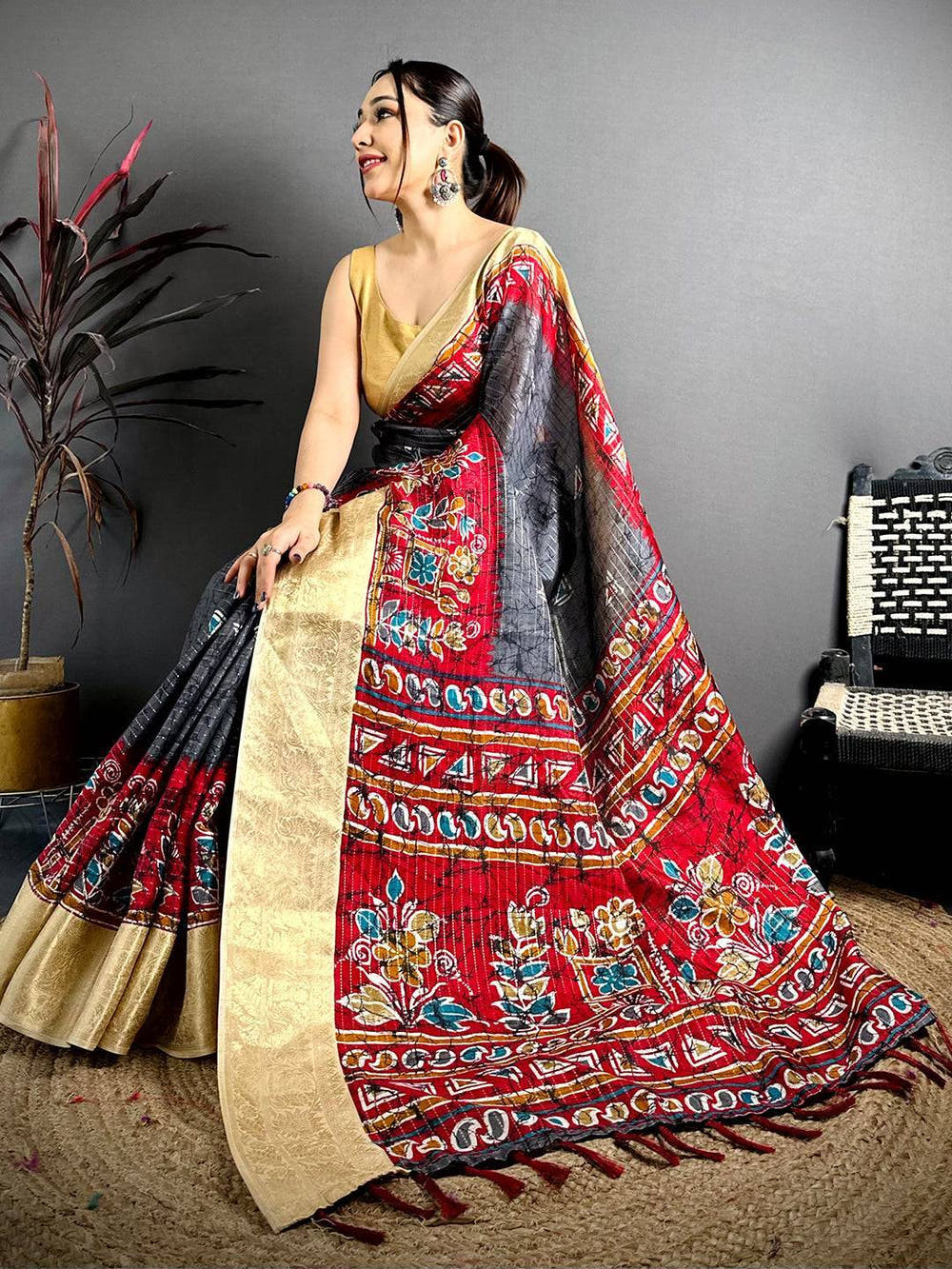 Grey Dola Kalamkari Zari Stripe Saree
