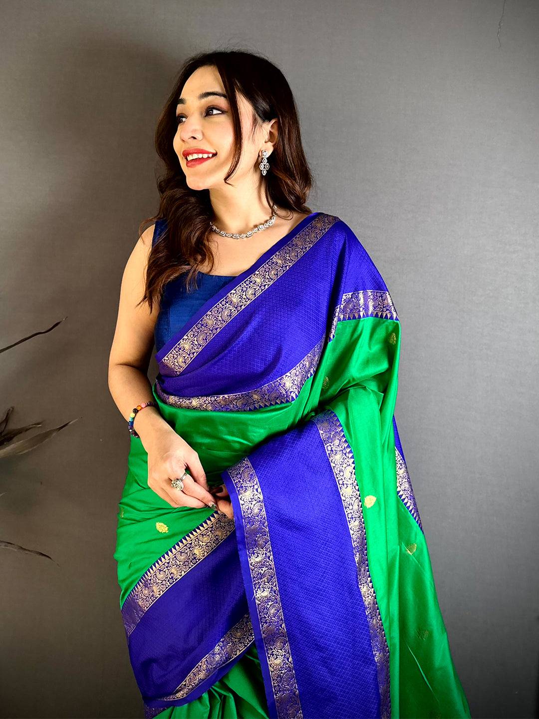 Emerald Green Dual Tone Gadwal Saree