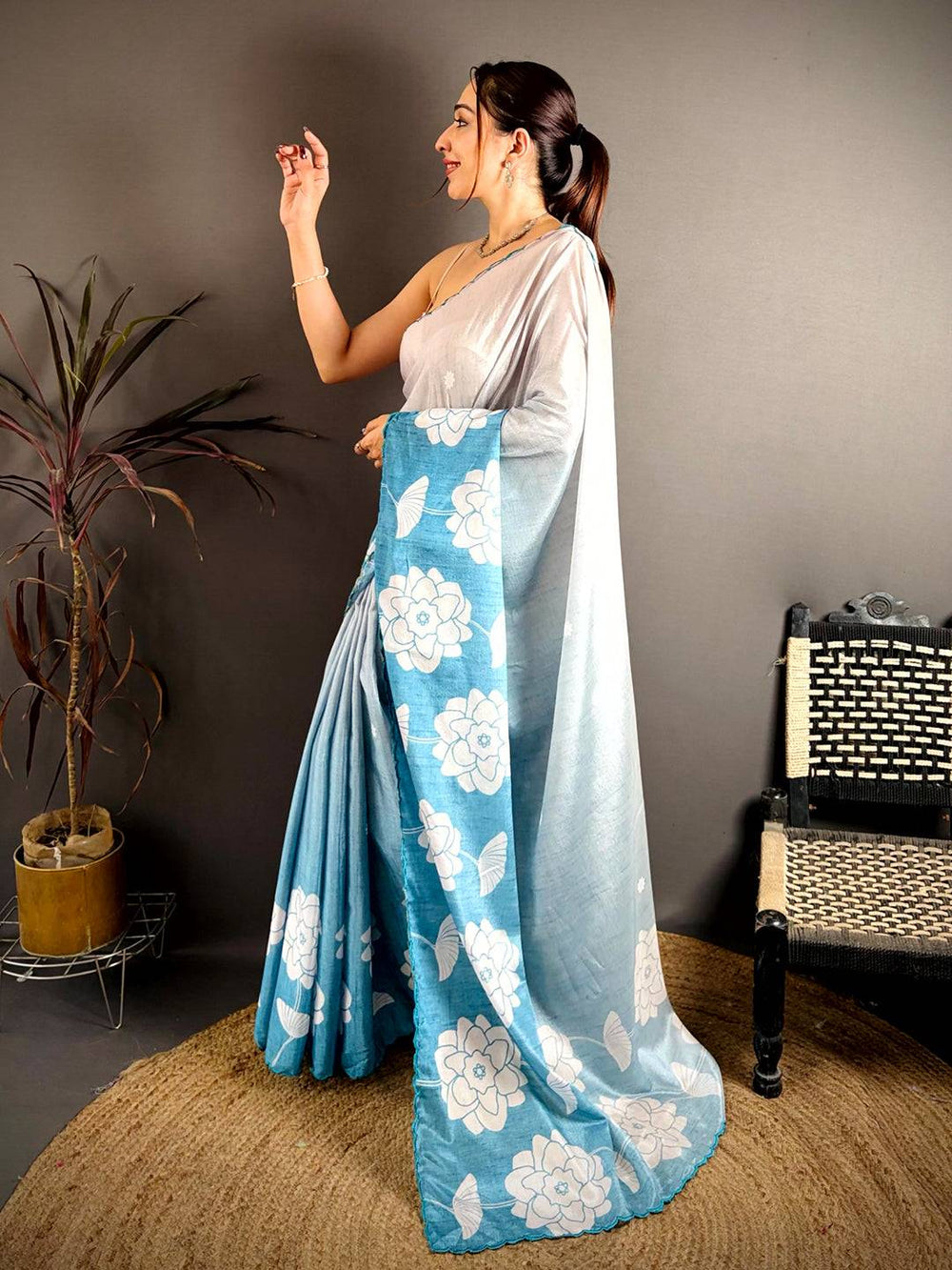 Royal Floral Print Embroidered Chinnon Saree