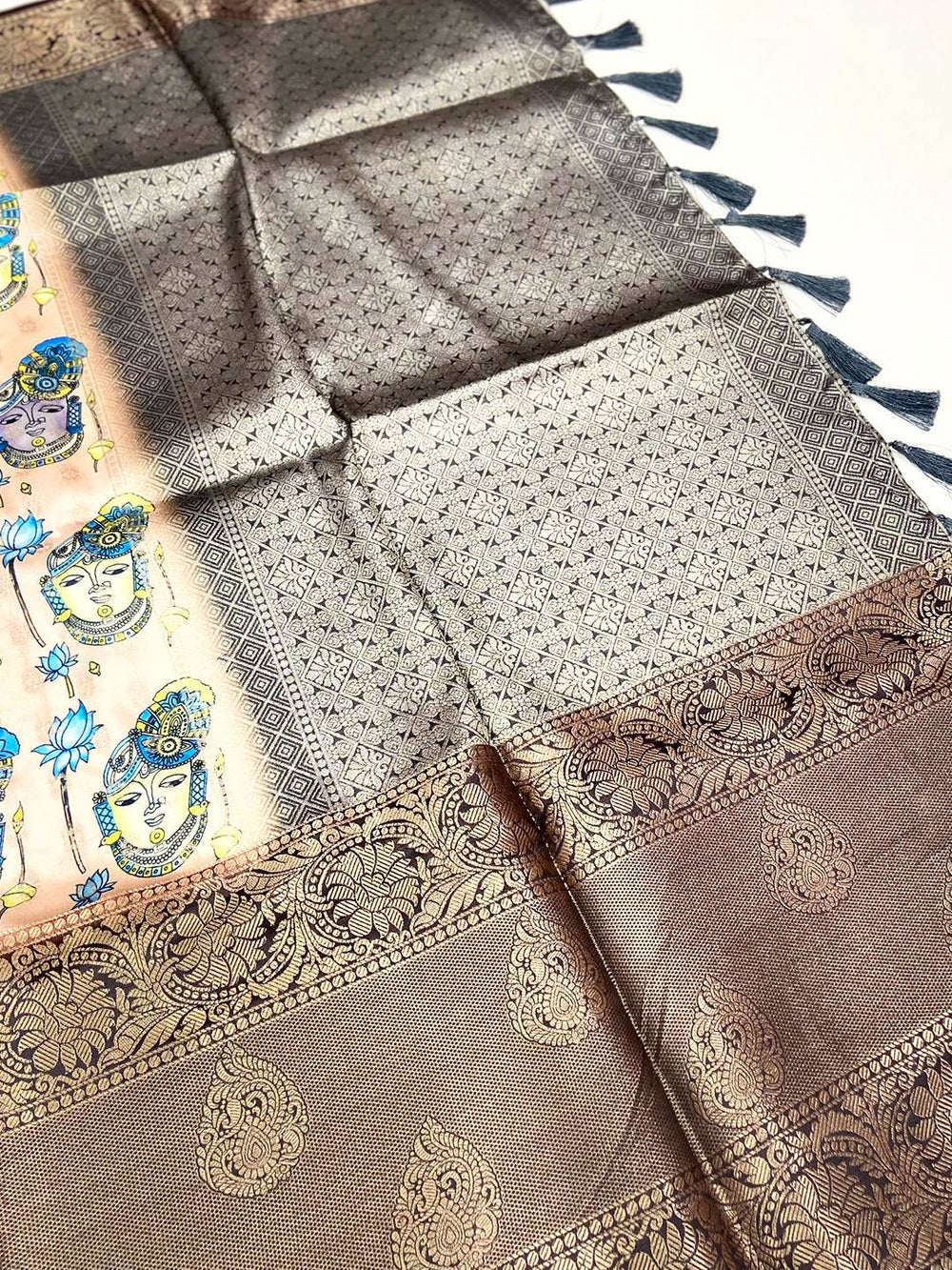 Majestic Banarasi Silk Krishna Motif Pattu Saree