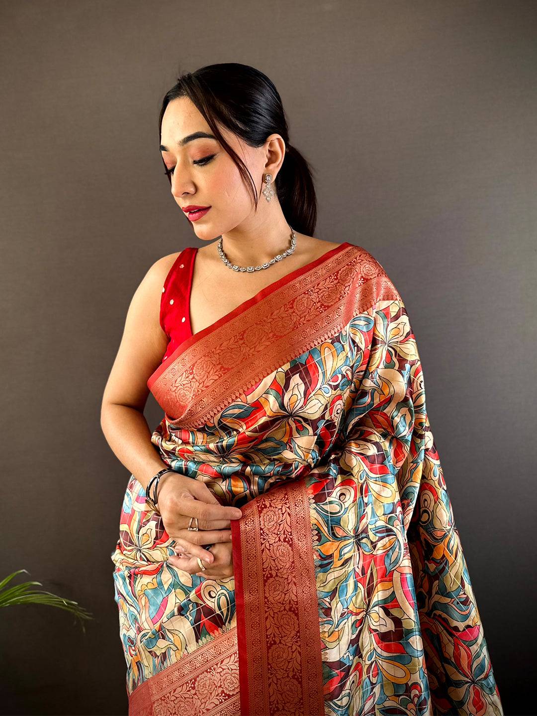 Pink Soft Gadwal Pattu Geometric Saree