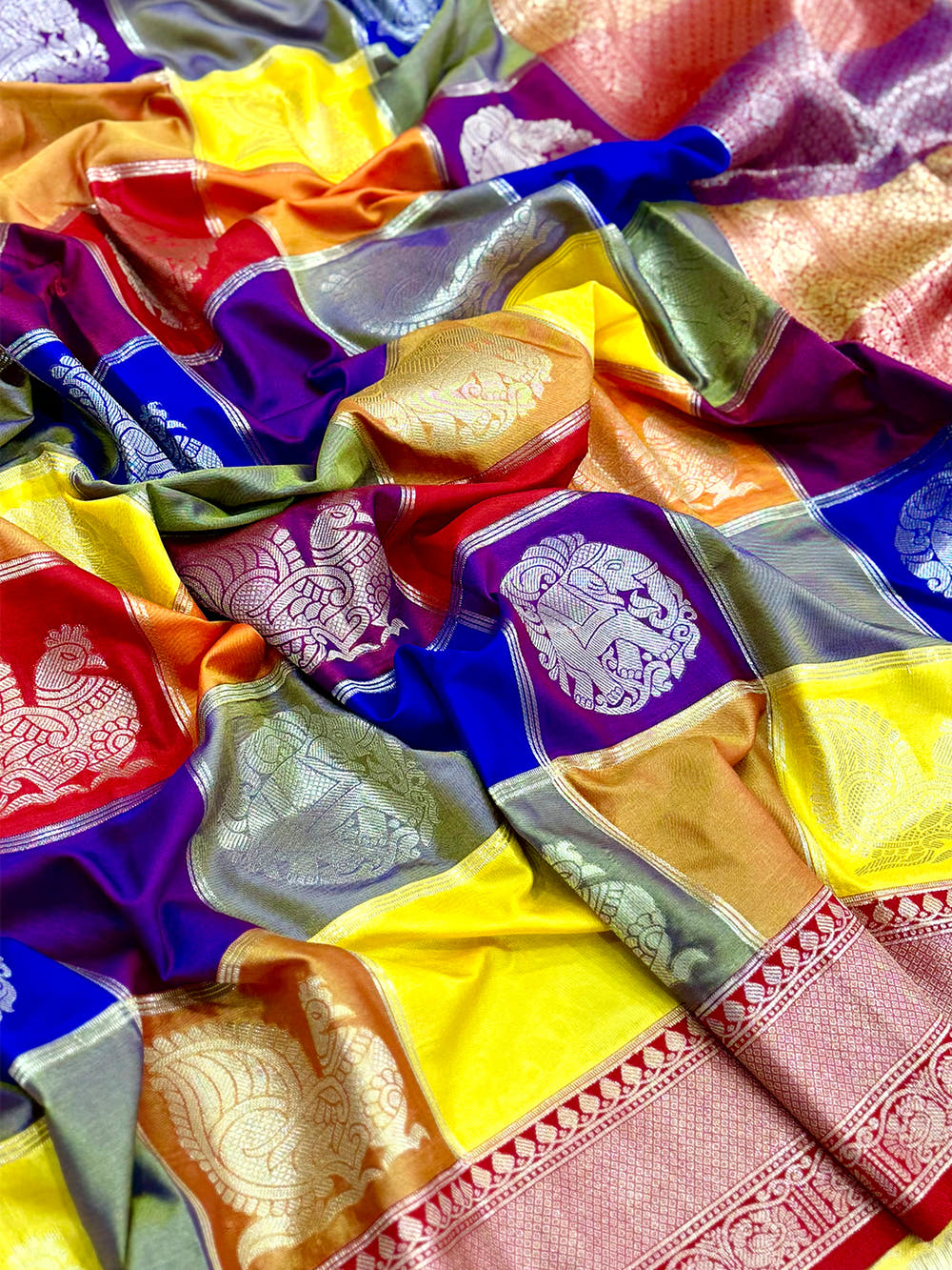 Palum Pazhamum Checks Soft Silk Saree