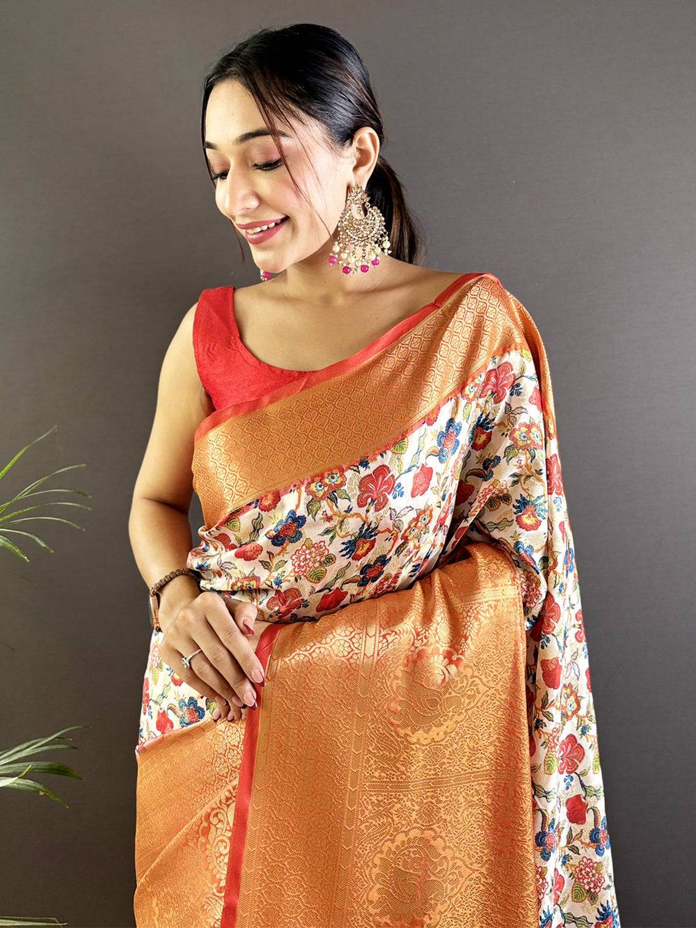 Cream Banarasi Silk Saree With Kanchi Pattu Border