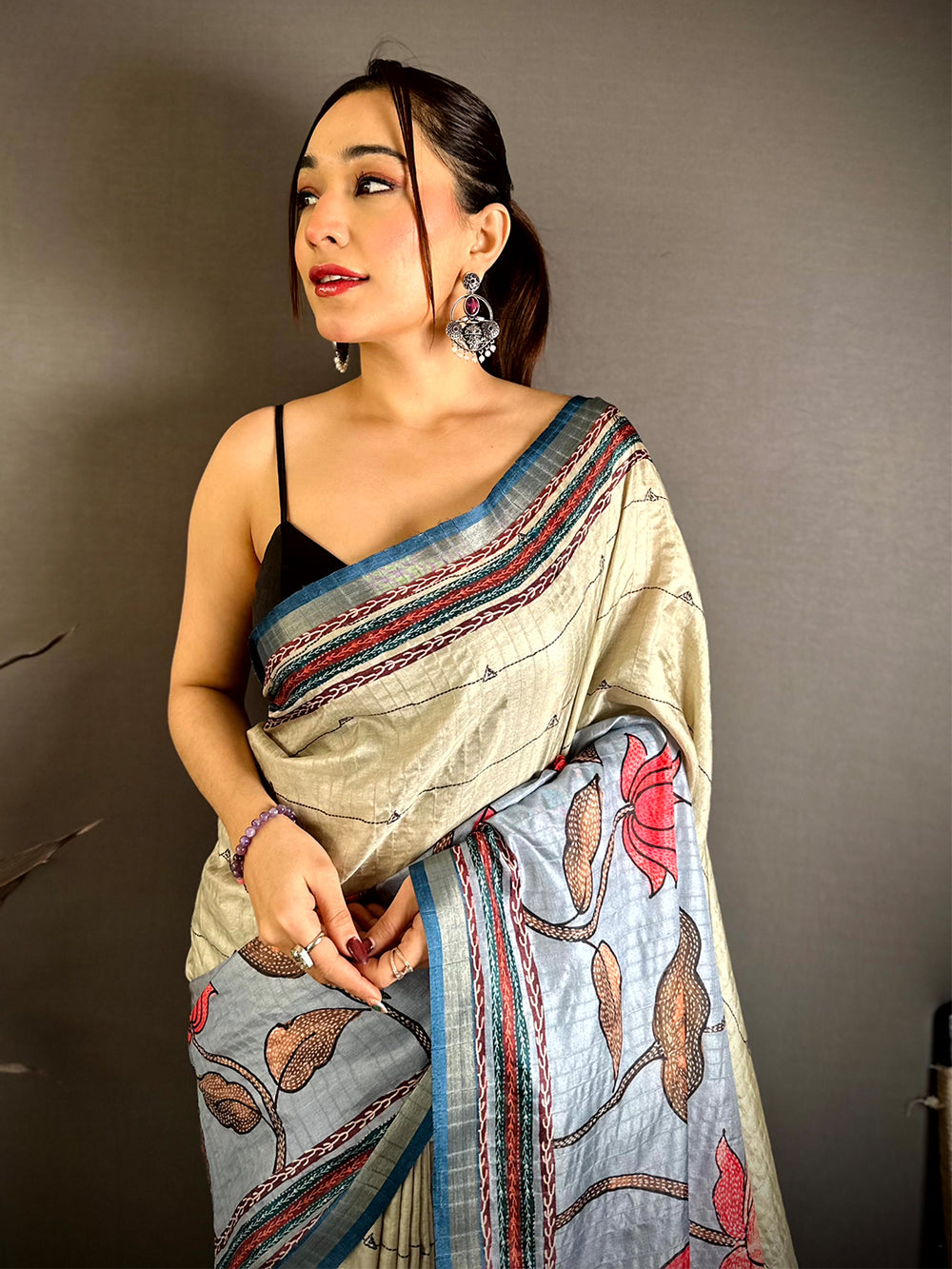 Stylish Madhubani Katha Effect Tussar Saree
