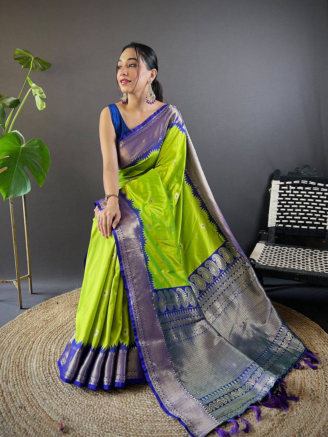 Lime Green Eyecapthear Gadhwal Silk Saree