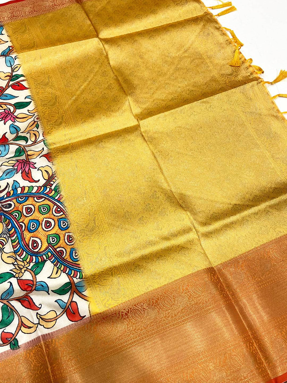 Elegant Cream Kalamkari Digital Prints Saree