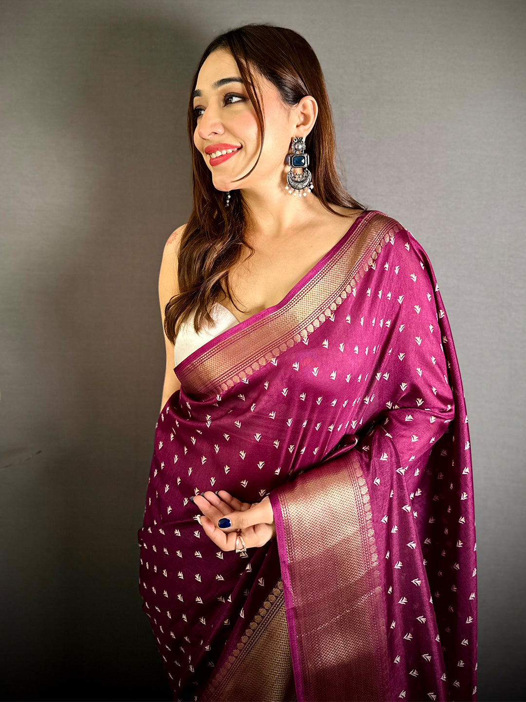 Wine Small Leaf Butti Dola Saree