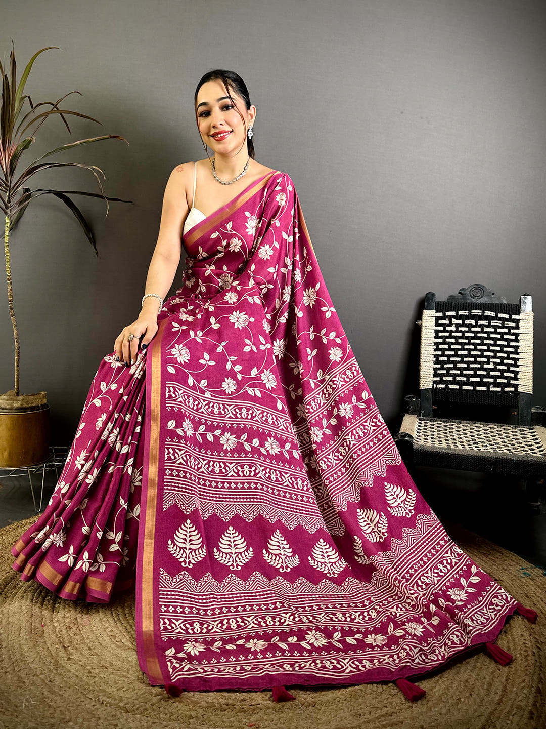 Magenta Leaf Printed Mul Cotton Saree