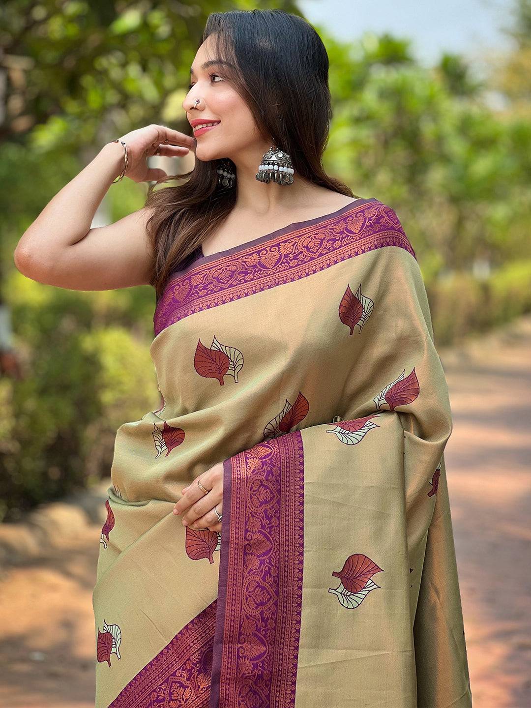 Light Green Kanjivaram Tissue Saree With Gold Zari Weaving
