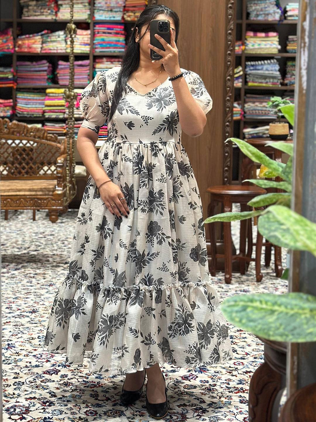 Charming Snow White Dress featuring puff sleeves