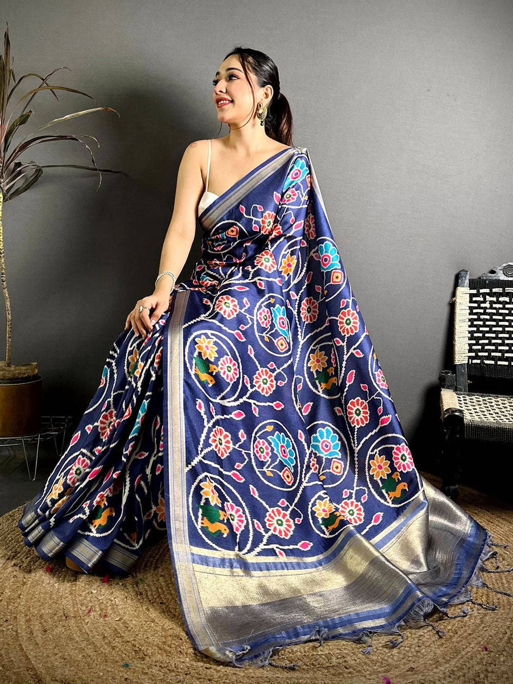 Celebrity Gaji Lakda Patta Patola Saree
