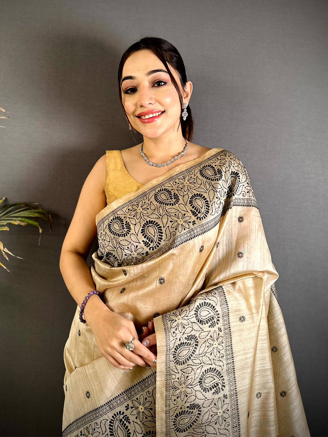 Black Floral Katha Ghicha Silk Saree