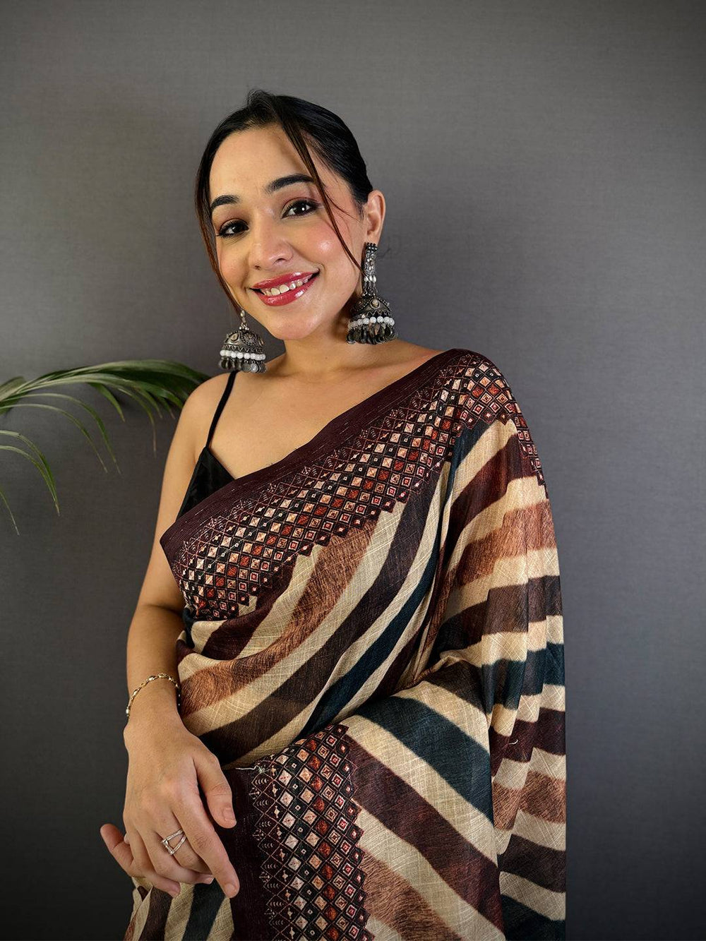 Radiance Geometric Printed Linen Saree
