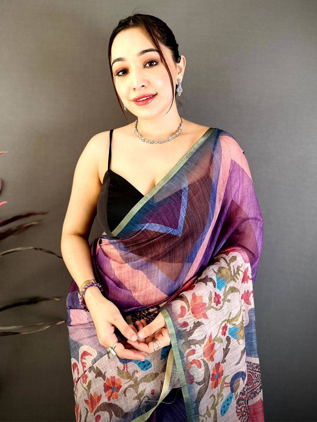 Regal Linen Tissue Geometric Saree