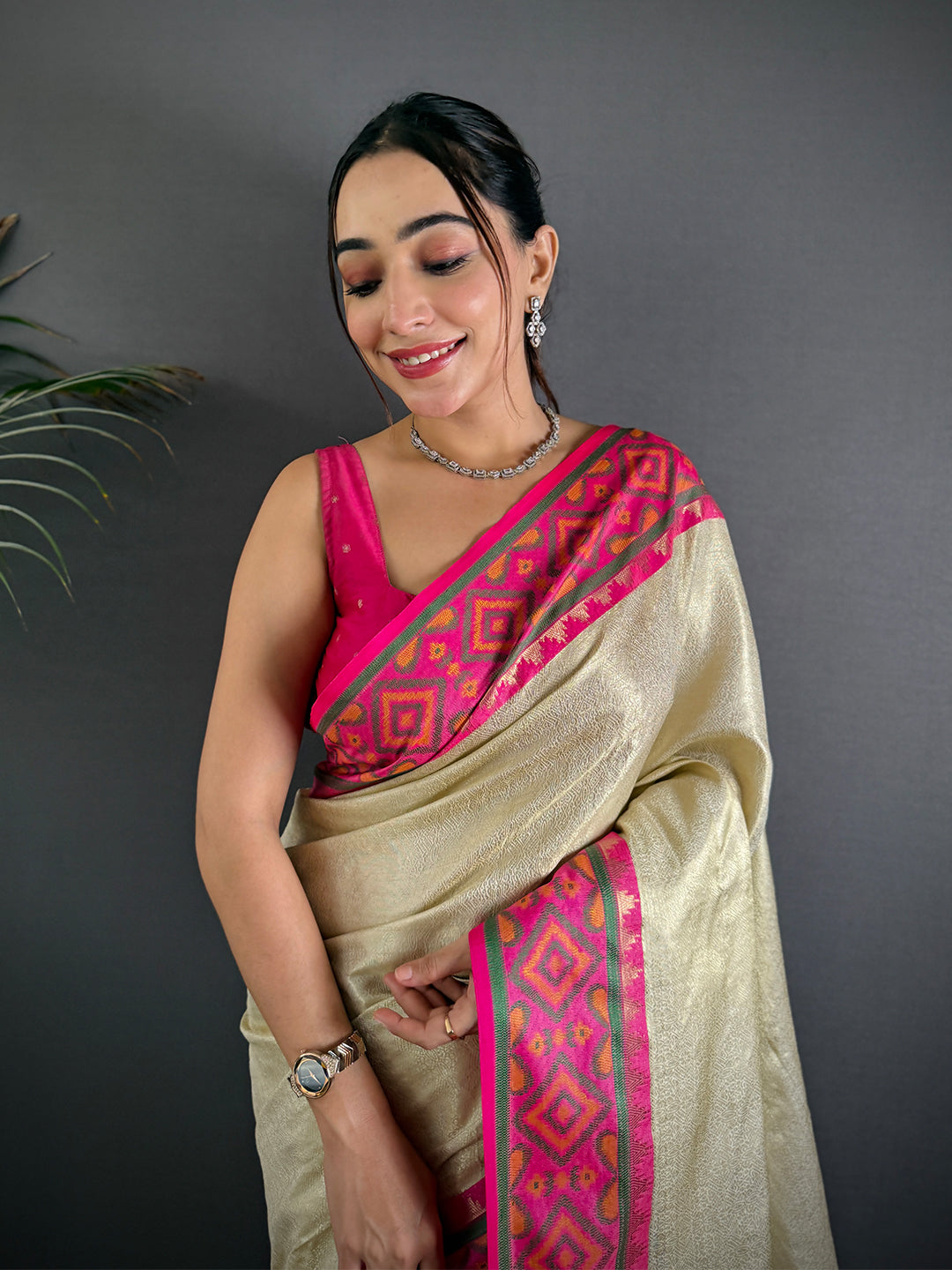 White Pochampally Ikkat Saree
